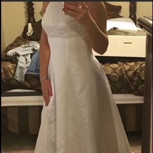 Eden Bridals Wedding Dress Size 8 
Excellent Condition -Worn One Time -Like New